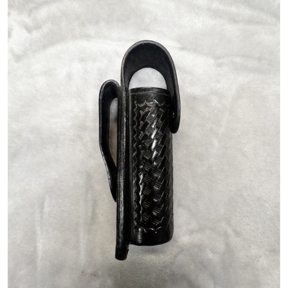 AKER California Black Leather Basketweave Model 570 4oz Mace Holster Tactical